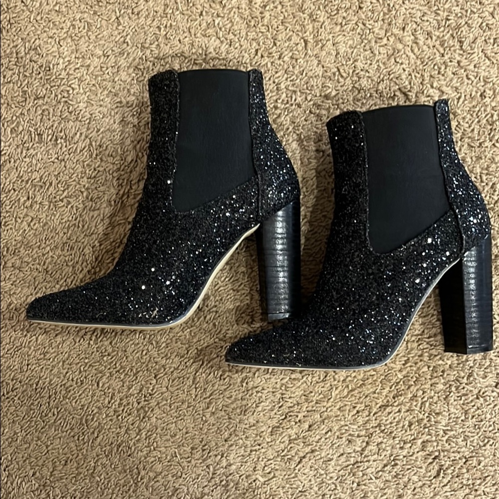 ♦️SOLD♦️Chic Black Heeled Boots with Glitter Finish
